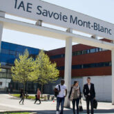 Formation continue en management : le Master MAE pour développer ses compétences sans interrompre sa carrière